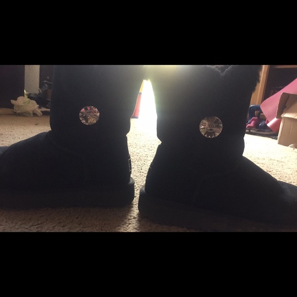 Uggs - Picture 2 of 2
